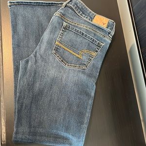 American Eagle Favorite Boyfriend Bootcut Jeans Size 8